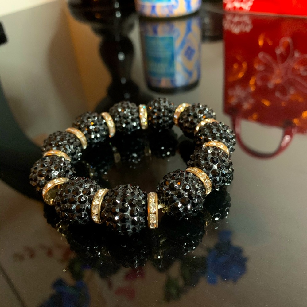 Shiny black bracelet with diamonds💎